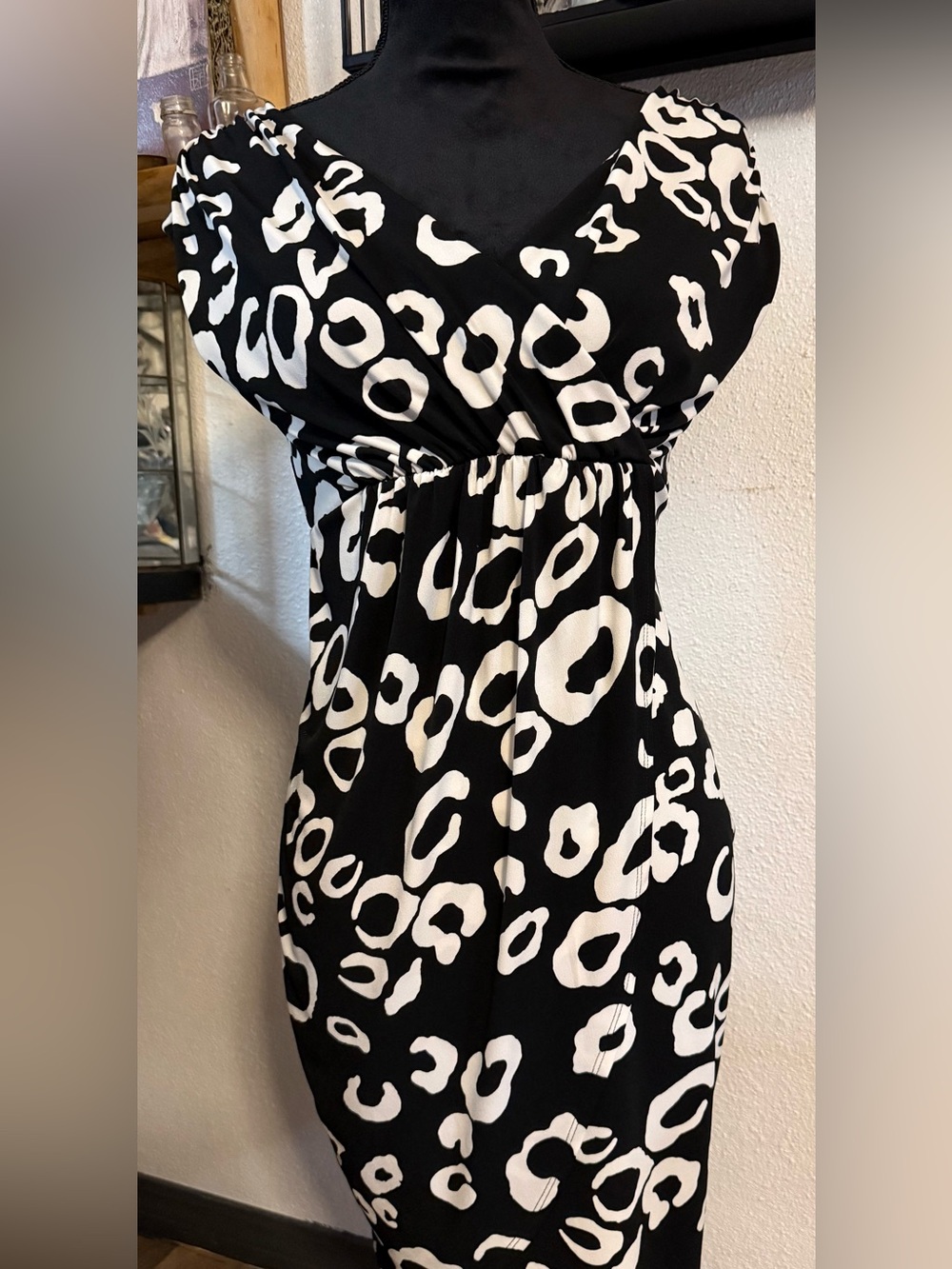 Valerie Bertinelli Black White Abstract Animal Print Faux Wrap Dress •Size 4•